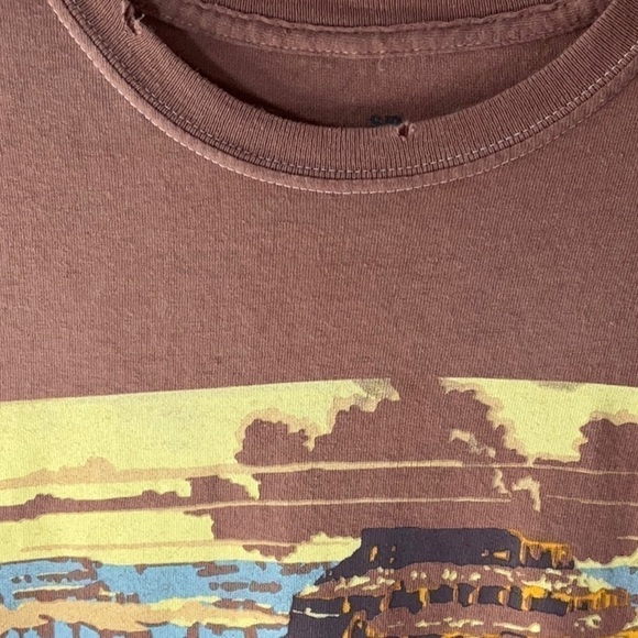 Distressed Graphic T-Shirt Sz Small - Picture 3 of 7